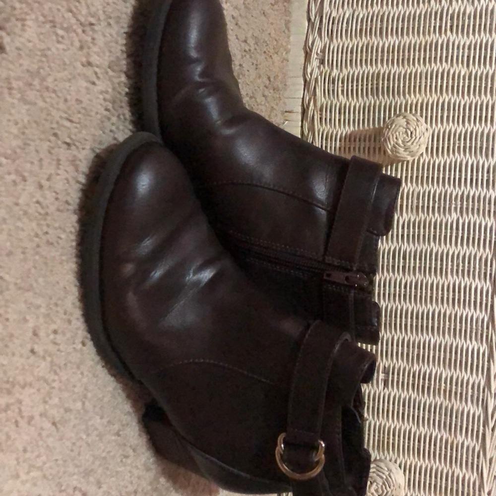 Brown ankle boots